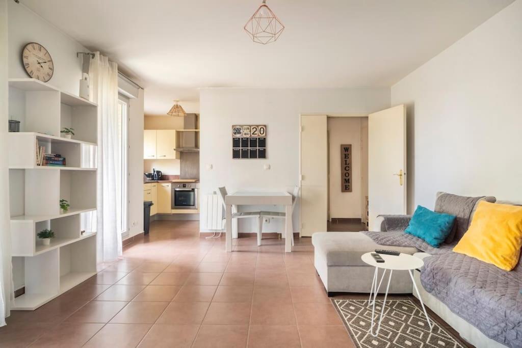 Appartement Avec Jardin Et Terrasse Pres De Paris マント・ラ・ジョリー エクステリア 写真